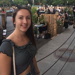 Meet your Posher, Lauren